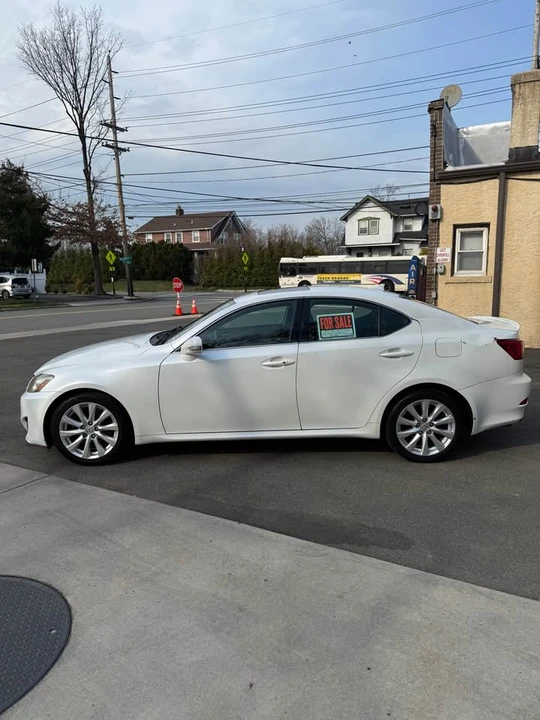 2011 Lexus IS 2nd Gen - Image 4 of 18