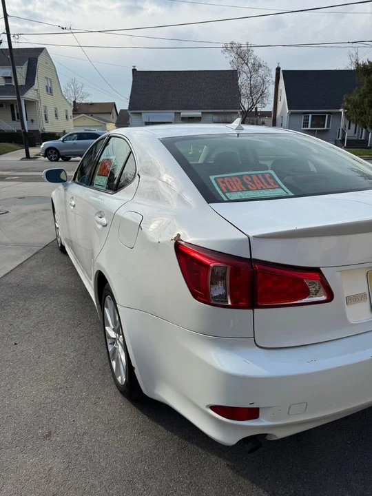 2011 Lexus IS 2nd Gen - Image 16 of 18
