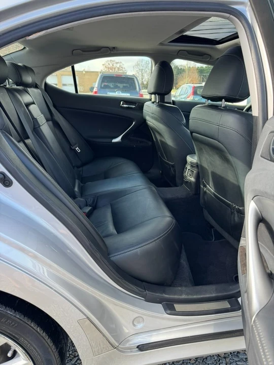 2011 Lexus IS 2nd Gen - Image 15 of 20