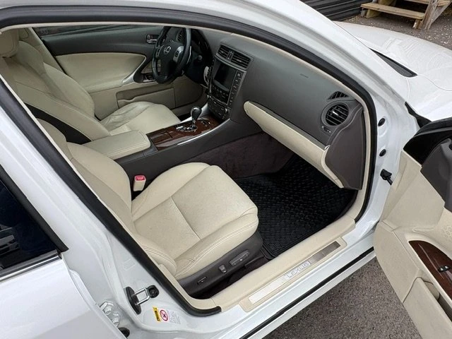 2011 Lexus IS 2nd Gen - Image 11 of 16