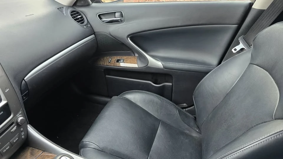 2011 Lexus IS 2nd Gen - Image 8 of 18