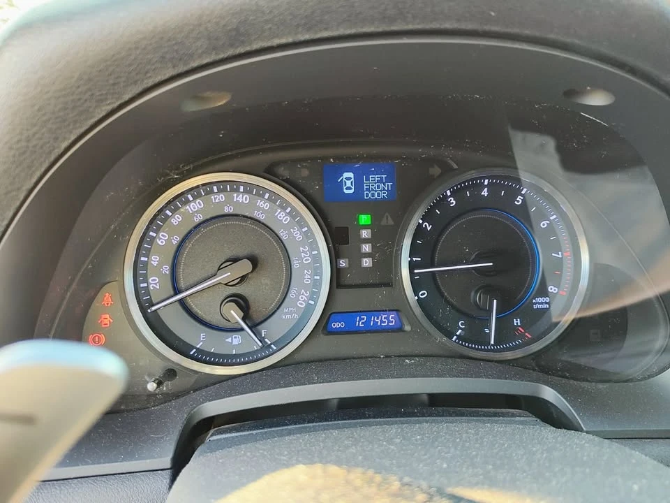 2011 Lexus IS 2nd Gen - Image 12 of 17