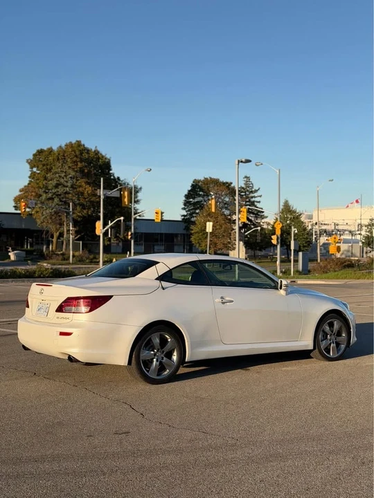 2011 Lexus IS 2nd Gen - Image 5 of 19