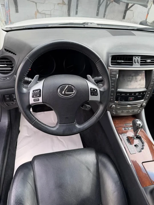 2011 Lexus IS 2nd Gen - Image 15 of 19