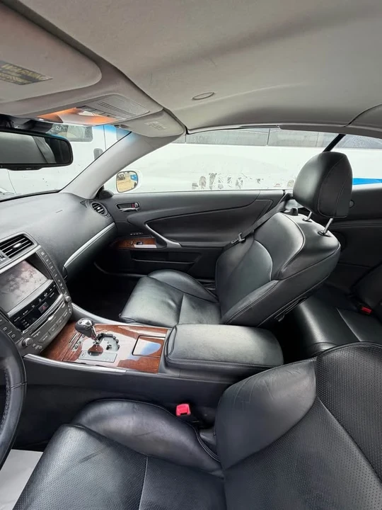 2011 Lexus IS 2nd Gen - Image 18 of 19