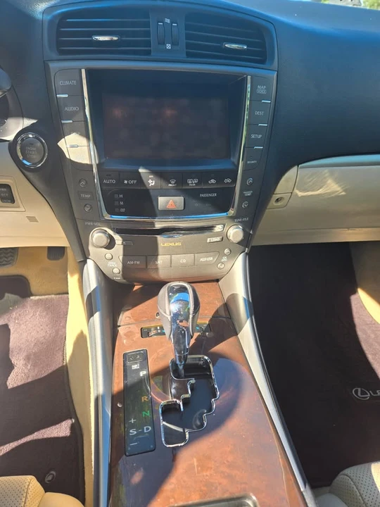 2011 Lexus IS 2nd Gen - Image 14 of 20