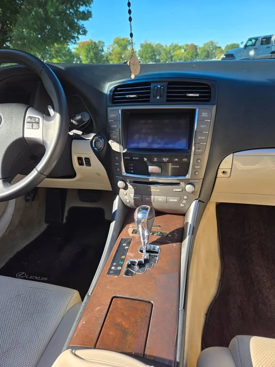 2011 Lexus IS 2nd Gen - Image 12 of 20