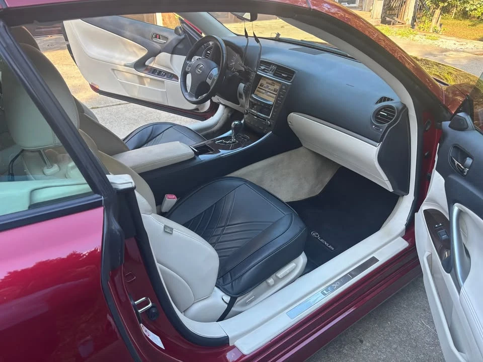 2011 Lexus IS 2nd Gen - Image 15 of 20