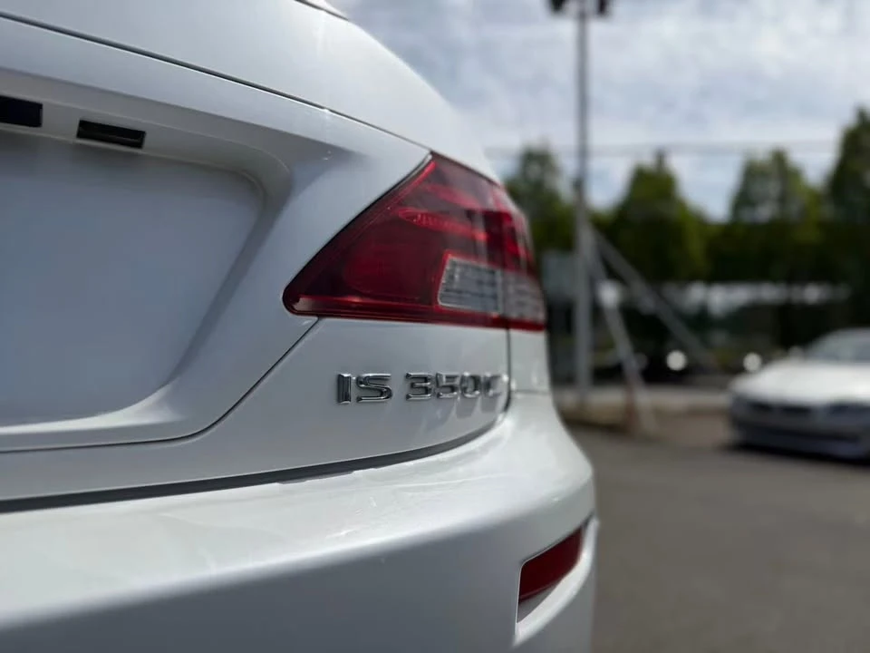 2011 Lexus IS 2nd Gen - Image 5 of 14