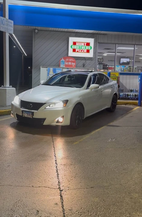 2011 Lexus IS 2nd Gen - Image 11 of 13