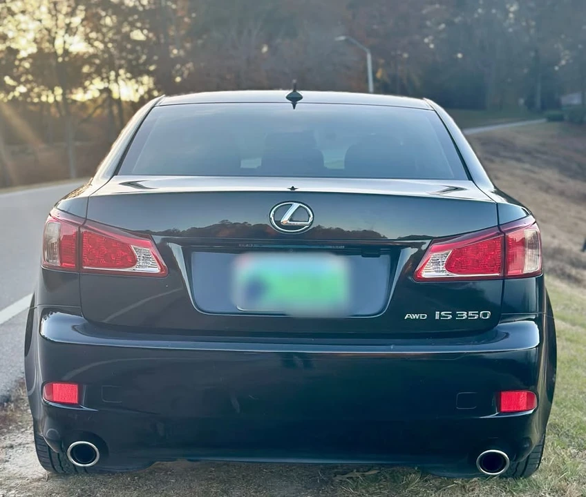 2011 Lexus IS 2nd Gen - Image 14 of 17
