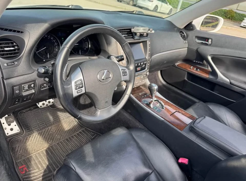 2011 Lexus IS 2nd Gen - Image 10 of 15