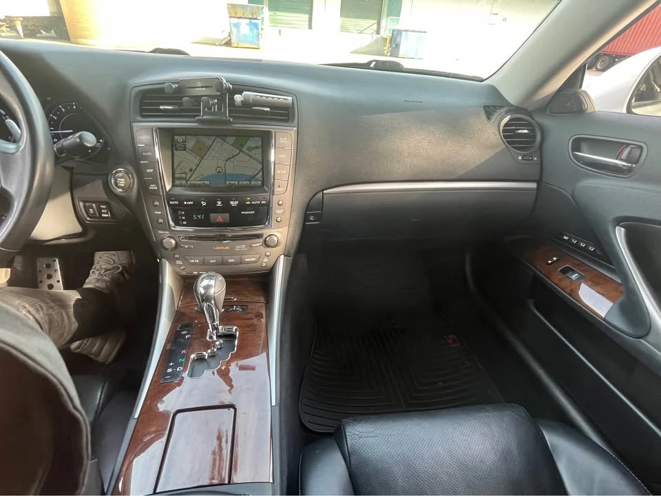 2011 Lexus IS 2nd Gen - Image 10 of 16