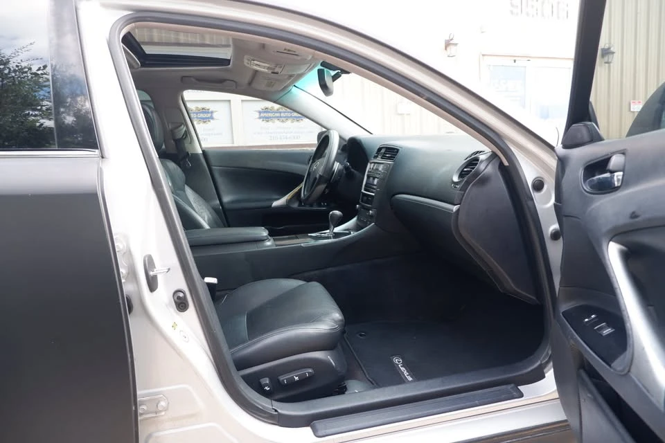 2011 Lexus IS 2nd Gen - Image 14 of 18