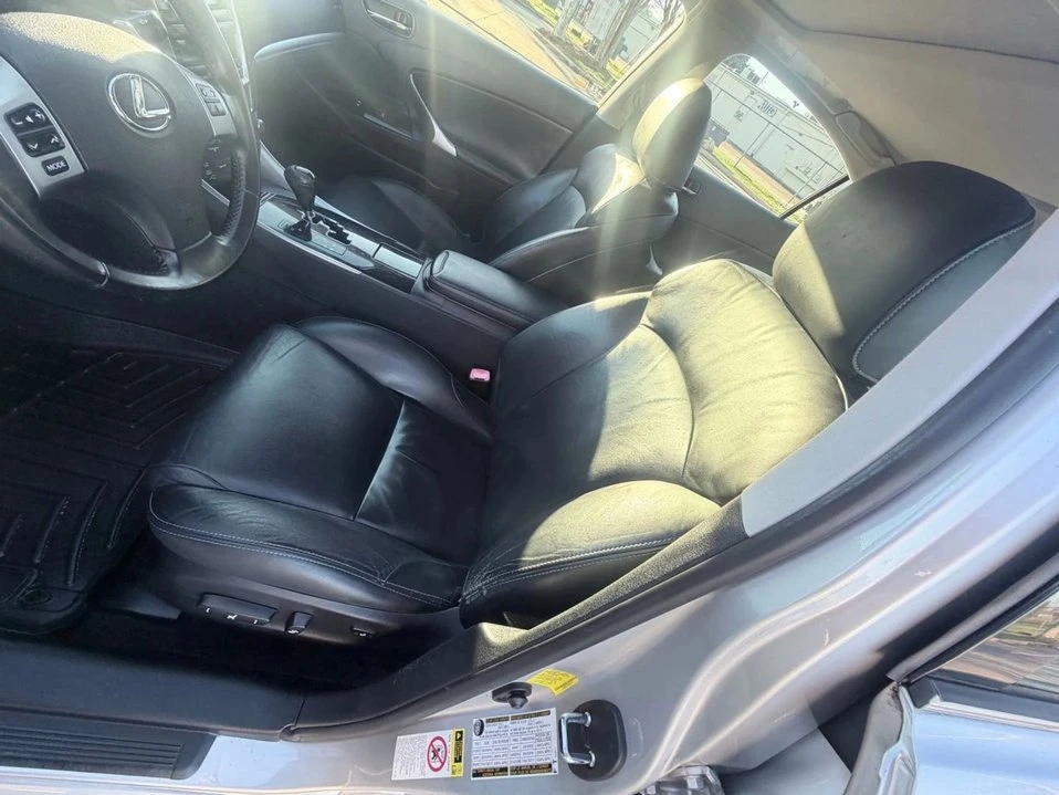 2011 Lexus IS 2nd Gen - Image 16 of 20