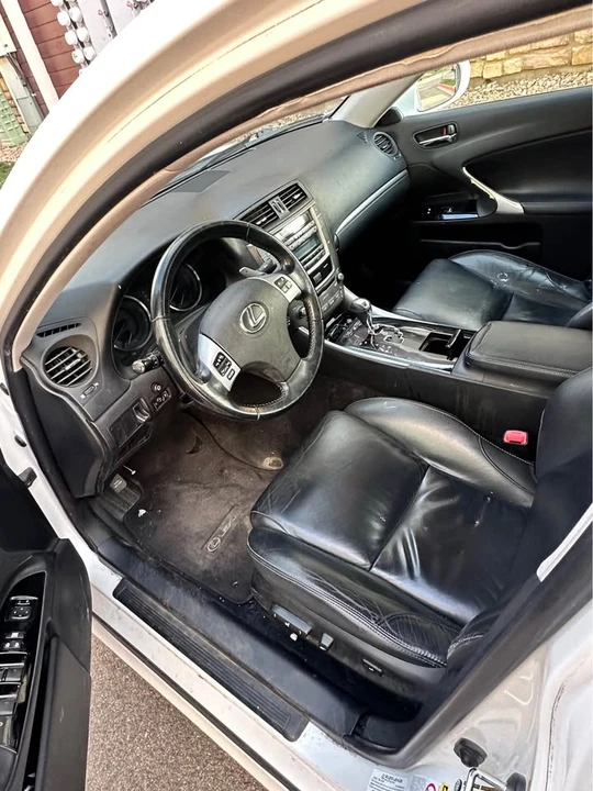 2011 Lexus IS 2nd Gen - Image 9 of 11