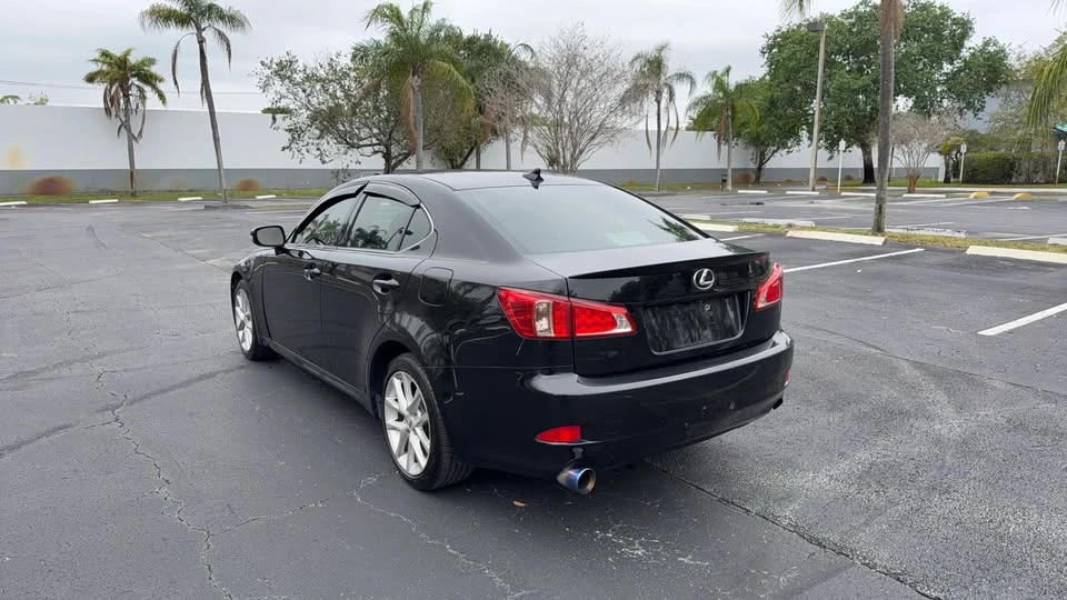 2011 Lexus IS 2nd Gen - Image 4 of 16