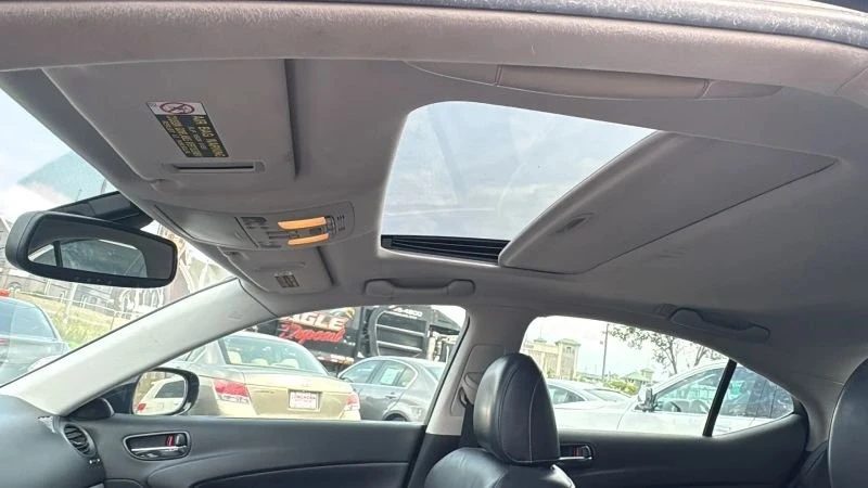 2011 Lexus IS 2nd Gen - Image 14 of 16