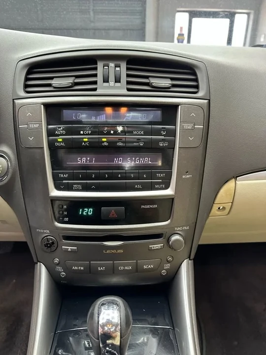 2011 Lexus IS 2nd Gen - Image 11 of 20