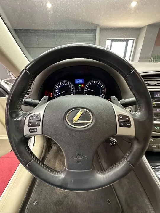 2011 Lexus IS 2nd Gen - Image 10 of 20