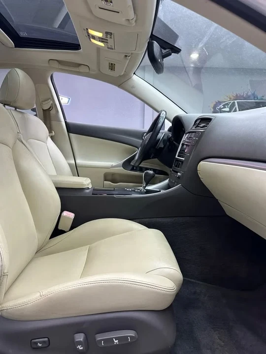 2011 Lexus IS 2nd Gen - Image 16 of 20