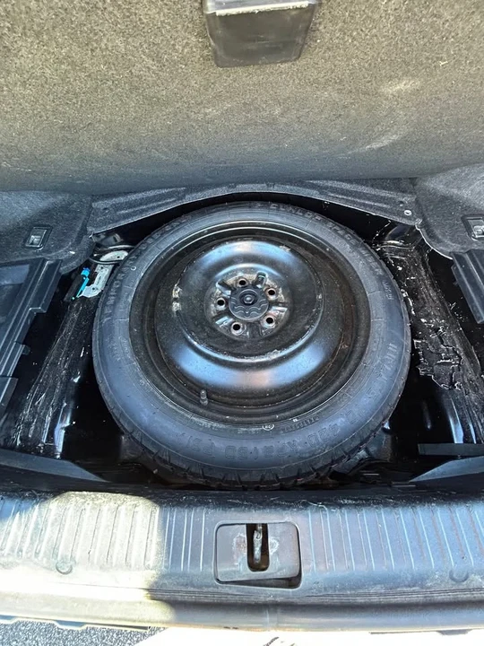 2011 Lexus IS 2nd Gen - Image 10 of 15