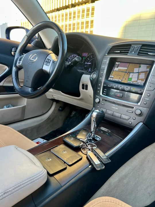 2011 Lexus IS 2nd Gen - Image 15 of 20