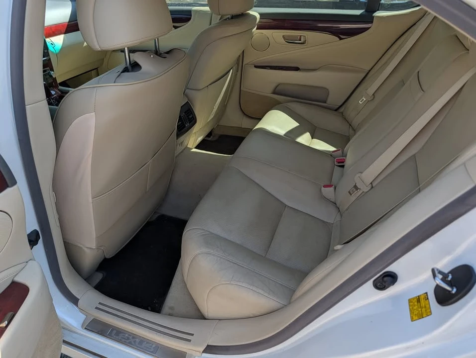 2011 Lexus LS 4th Gen - Image 5 of 8