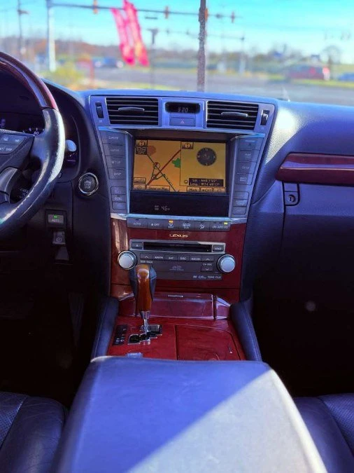 2011 Lexus LS 4th Gen - Image 12 of 14