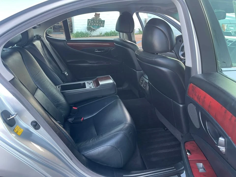2011 Lexus LS 4th Gen - Image 11 of 20