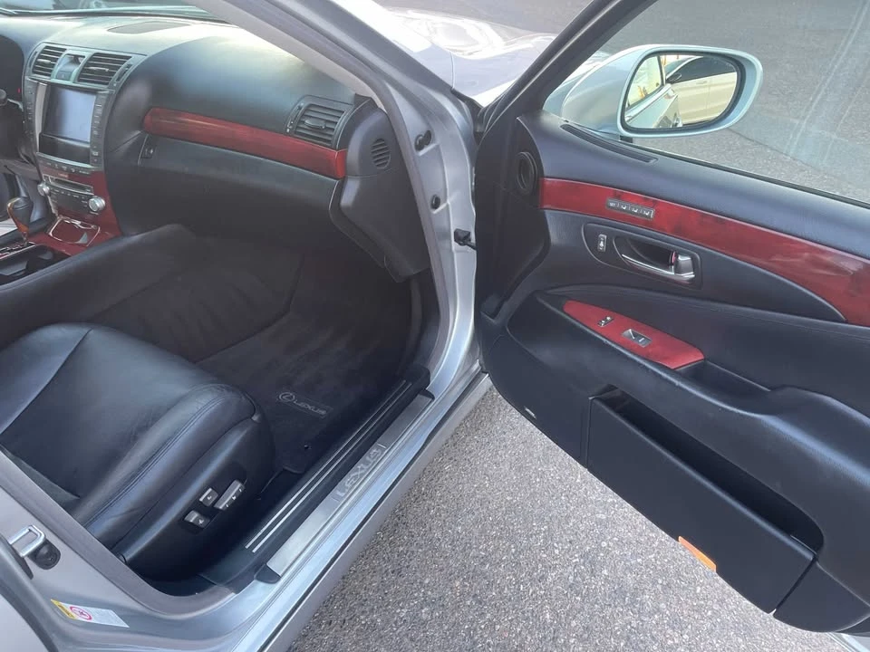 2011 Lexus LS 4th Gen - Image 15 of 20