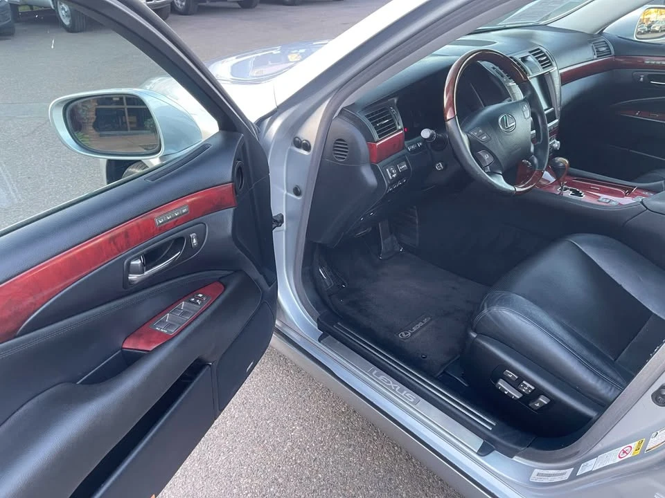 2011 Lexus LS 4th Gen - Image 17 of 20