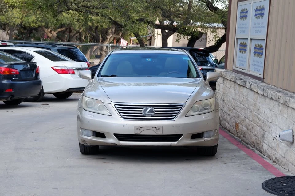 2011 Lexus LS 4th Gen - Image 2 of 19