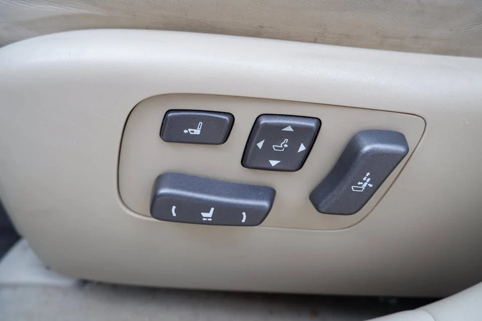 2011 Lexus LS 4th Gen - Image 8 of 19