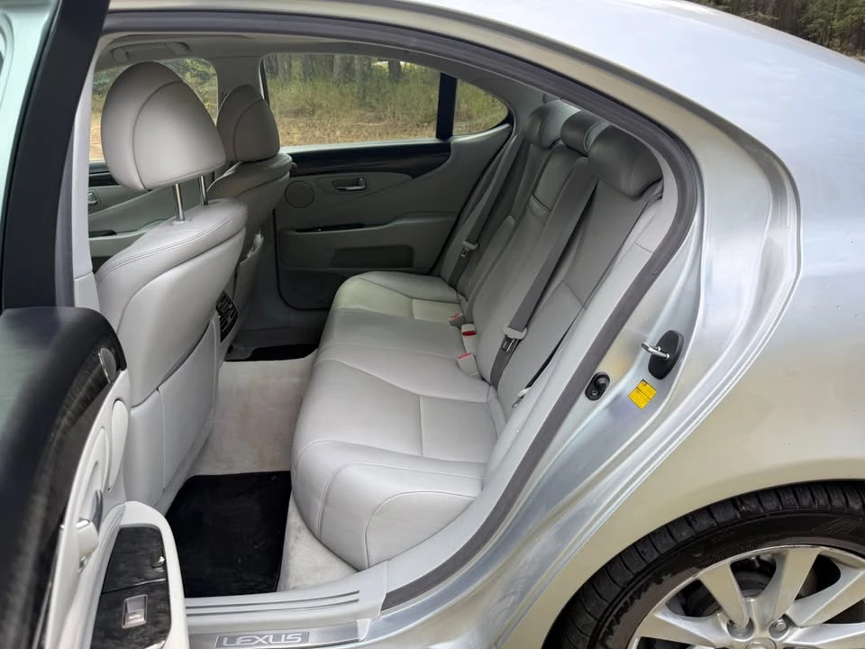 2011 Lexus LS 4th Gen - Image 8 of 11
