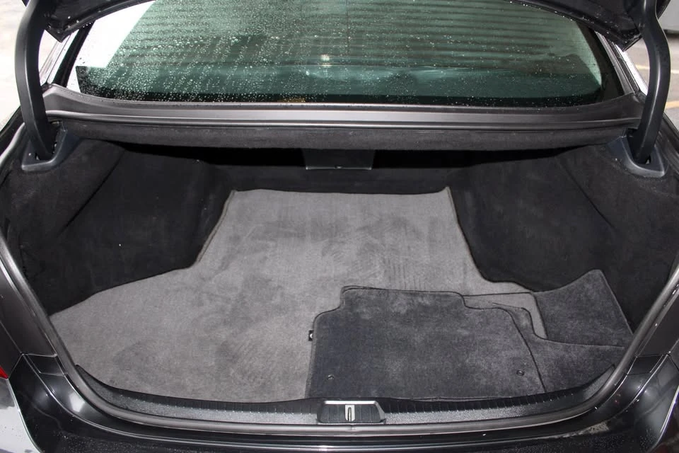 2011 Lexus LS 4th Gen - Image 17 of 20