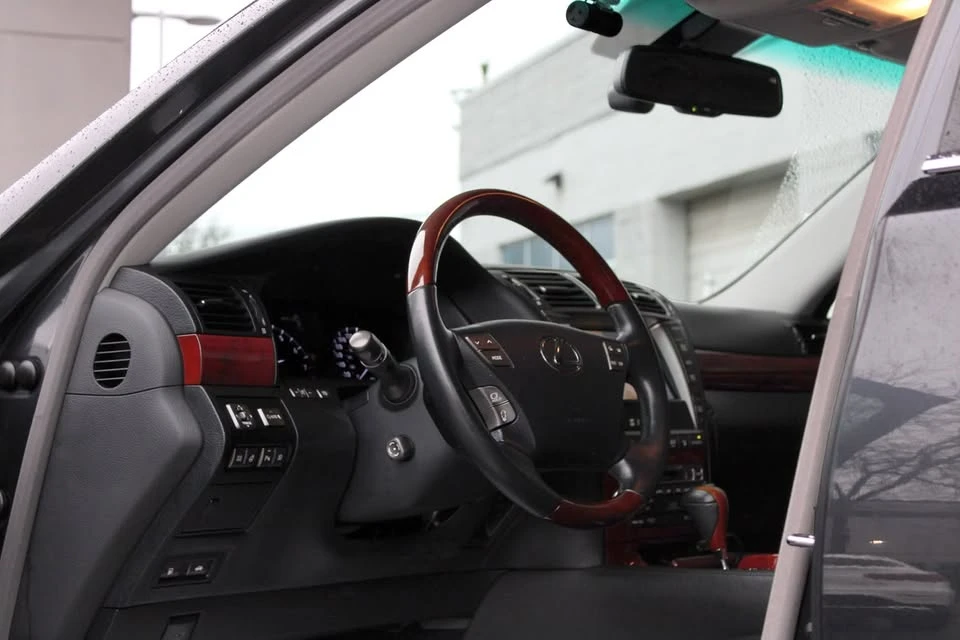 2011 Lexus LS 4th Gen - Image 9 of 20