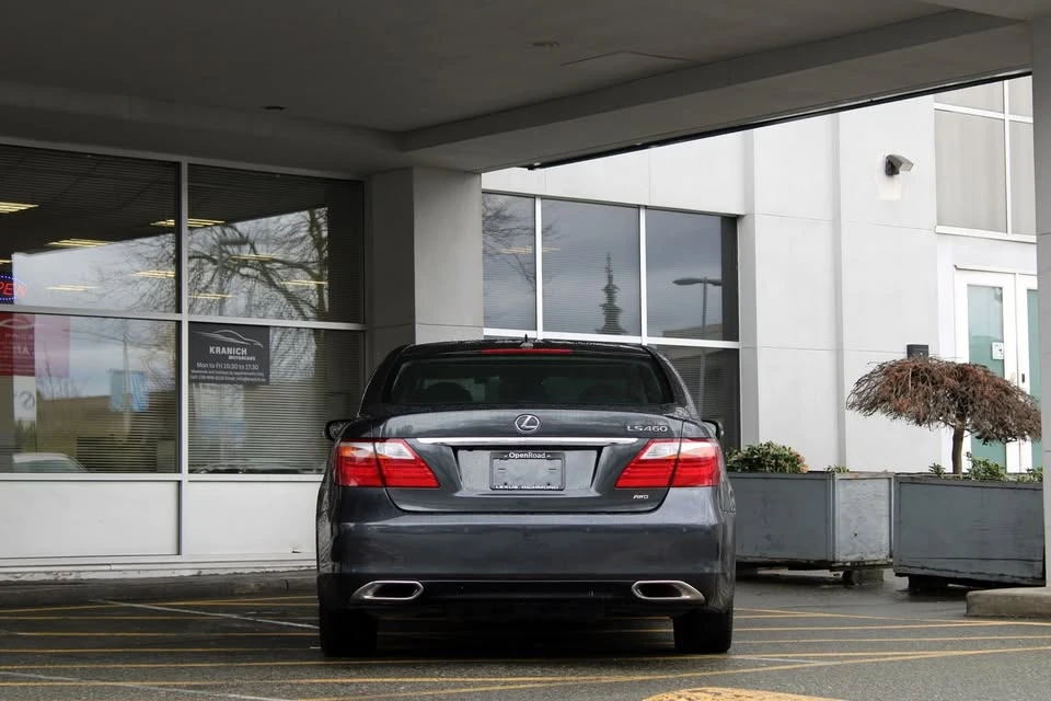 2011 Lexus LS 4th Gen - Image 3 of 20