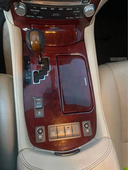 2011 Lexus LS 4th Gen - Image 11 of 20