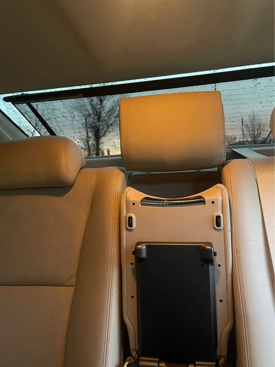 2011 Lexus LS 4th Gen - Image 19 of 20