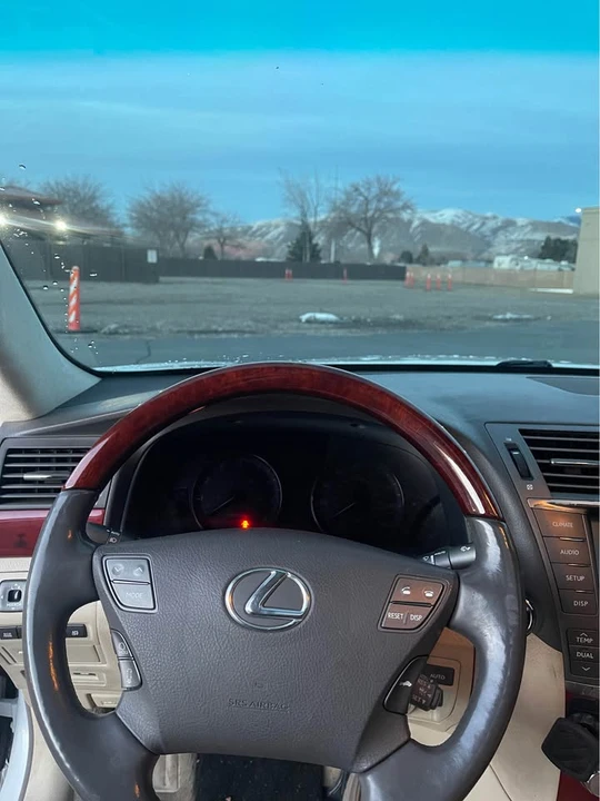 2011 Lexus LS 4th Gen - Image 15 of 20