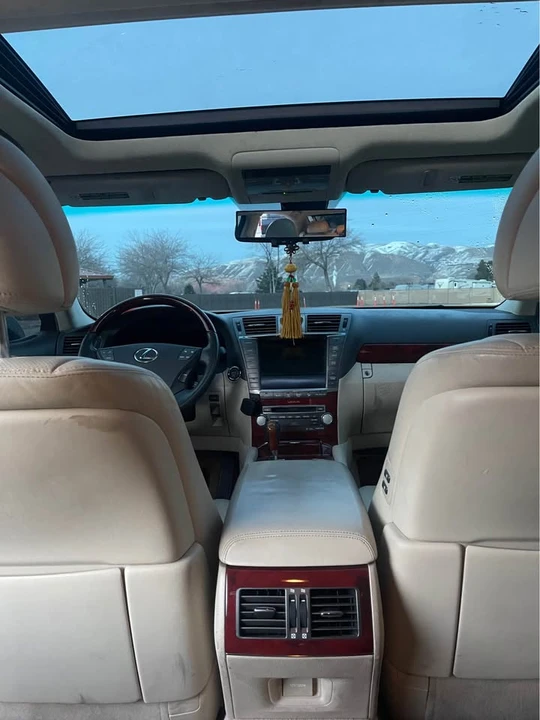 2011 Lexus LS 4th Gen - Image 18 of 20