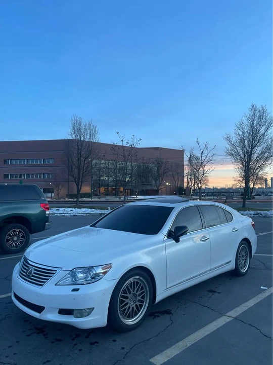 2011 Lexus LS 4th Gen - Image 2 of 20