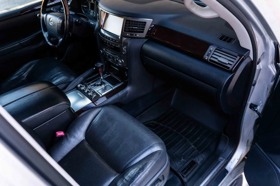2011 Lexus LX 3rd Gen - Image 14 of 20