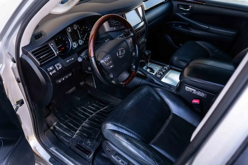 2011 Lexus LX 3rd Gen - Image 16 of 20