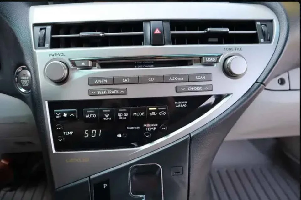 2011 Lexus RX 3rd Gen - Image 9 of 12