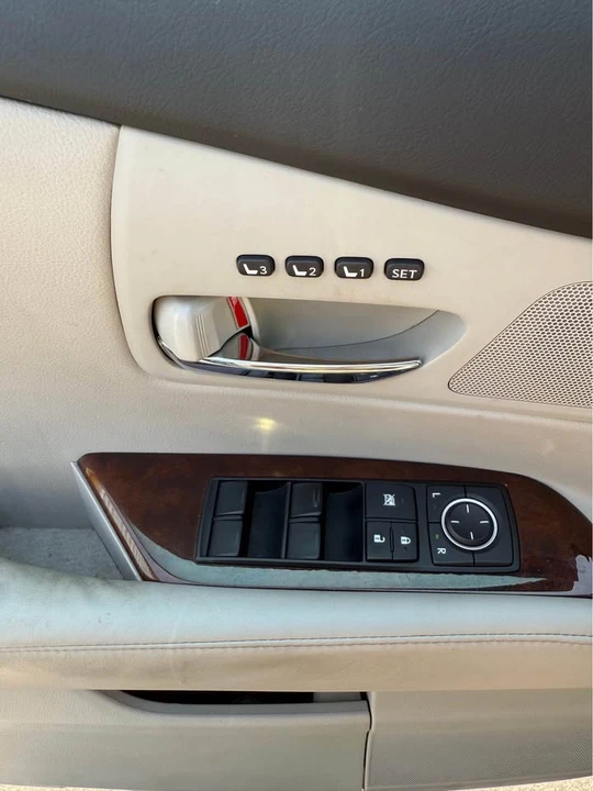 2011 Lexus RX 3rd Gen - Image 15 of 17