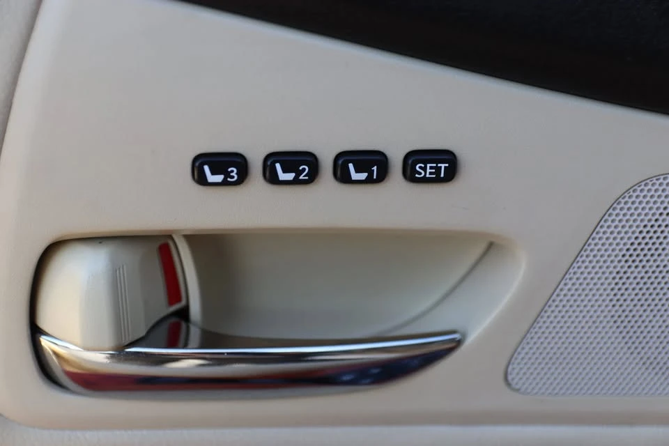 2011 Lexus RX 3rd Gen - Image 11 of 20