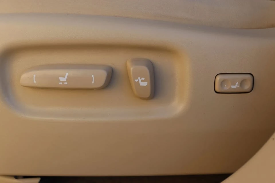 2011 Lexus RX 3rd Gen - Image 13 of 20