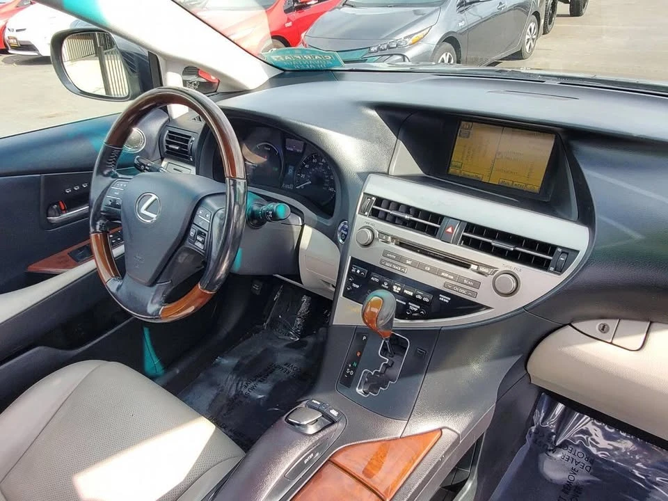 2011 Lexus RX 3rd Gen - Image 15 of 19